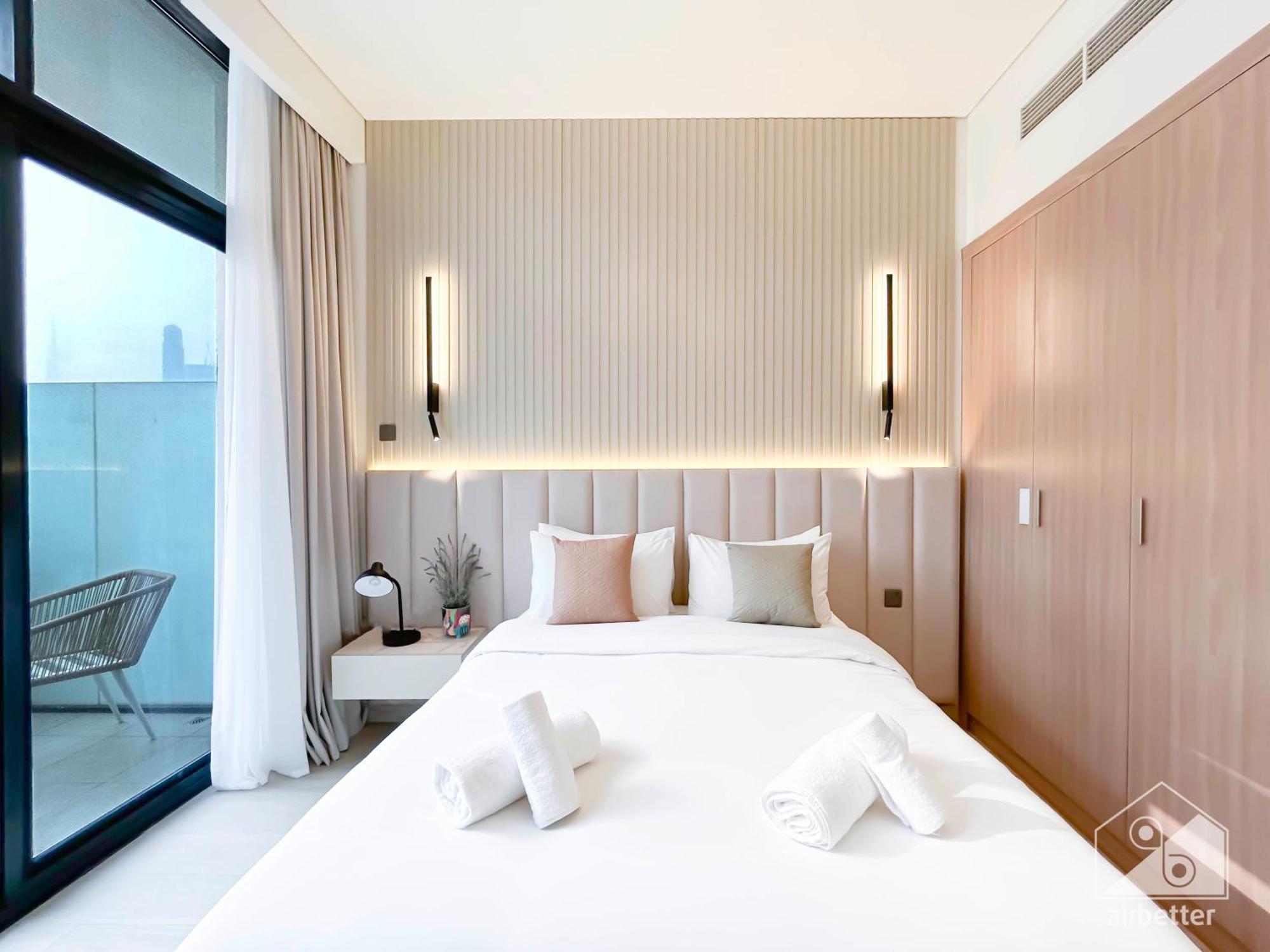 Deluxe With Balcony At Aziz Riviera Apartment